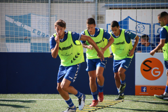 Imagen de un entrenamiento | Adrián Monserrate / CD Ebro