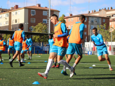 Los jugadores del Ebro preparan el partido ante la AE Prat | CD Ebro / Adrián Monserrate
