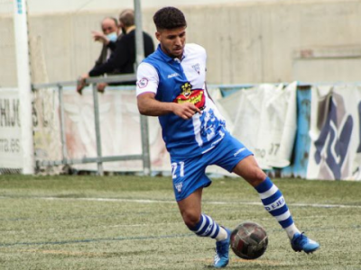 Nahuel Omiliani, nuevo jugador del CD Ebro, en un partido con la SD Ejea la temporada pasada