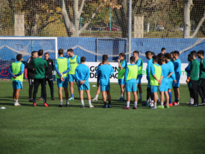 Los jugadores del CD Ebro, en el último entrenamiento | CD Ebro / Adrián Monserrate
