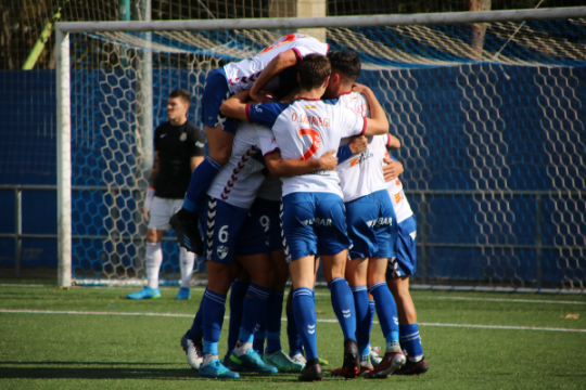 Los jugadores del Ebro celebran el 4-1 | CD Ebro / Adrián Monserrate
