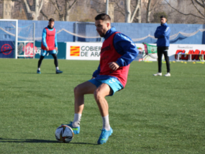 Guille Alonso, en el entrenamiento de este viernes | CD Ebro / Adrián Monserrate