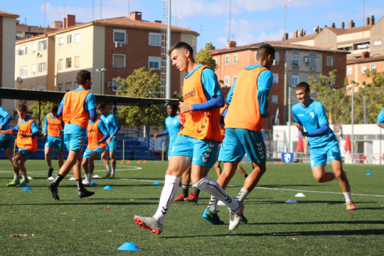 Los jugadores del Ebro preparan el partido ante la AE Prat | CD Ebro / Adrián Monserrate